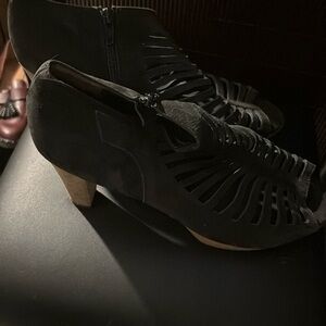 Paul Green heels lightly used